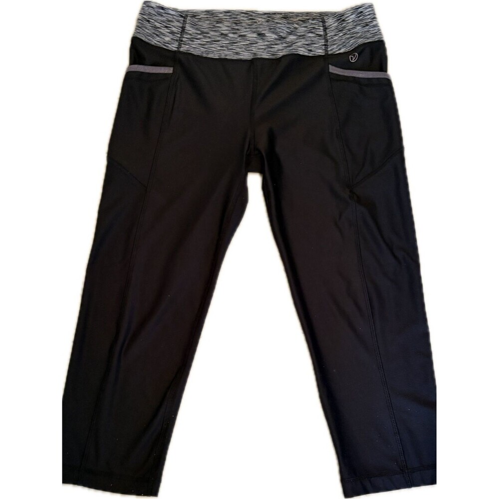 Athletic Top and Capri Leggings Set - Picture 9 of 9